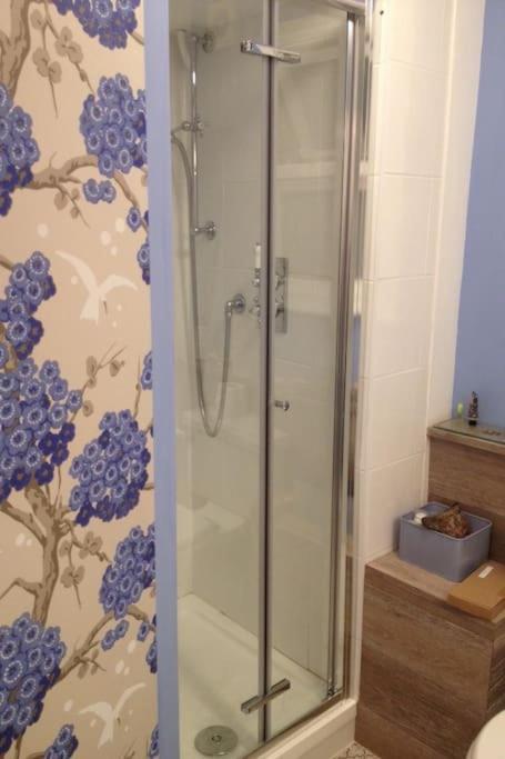 לונדון Charming English Style Studio Flat מראה חיצוני תמונה