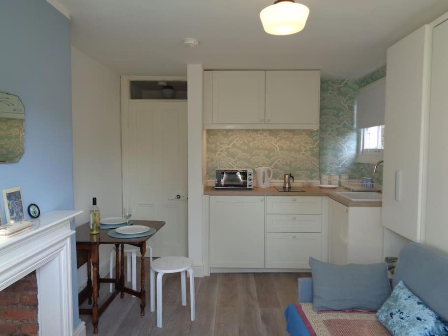 לונדון Charming English Style Studio Flat מראה חיצוני תמונה