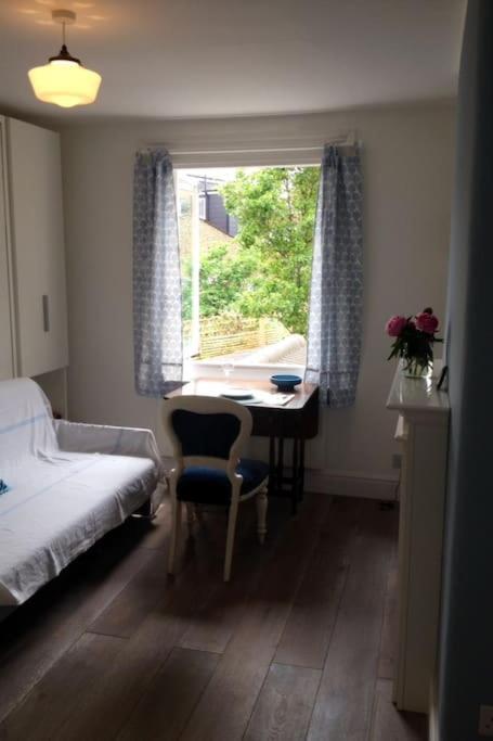 לונדון Charming English Style Studio Flat מראה חיצוני תמונה