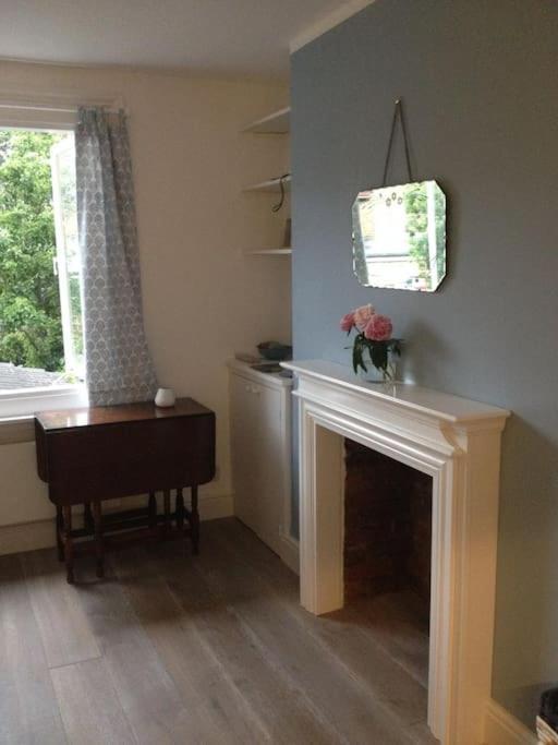 לונדון Charming English Style Studio Flat מראה חיצוני תמונה